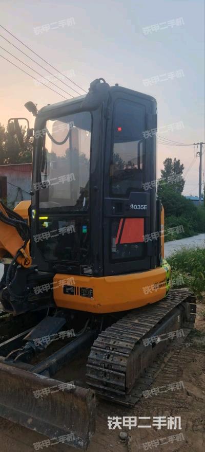 駕駛室整體（整機外觀）