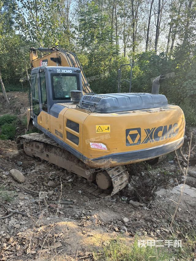 单侧履带整体(整机外观) 单侧履带整体(整机外观)