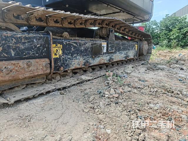 單側(cè)履帶整體（整機(jī)外觀）