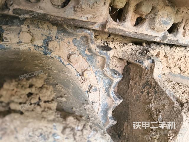 左驅(qū)動(dòng)輪（行走機(jī)構(gòu)）