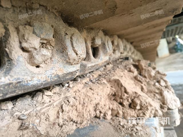 左側(cè)履帶整體?（行走機(jī)構(gòu)）