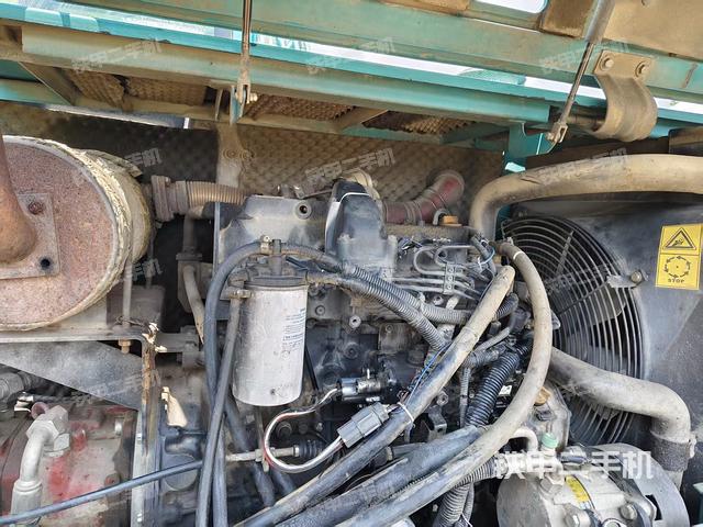 發(fā)動(dòng)機(jī)室（上車部件）