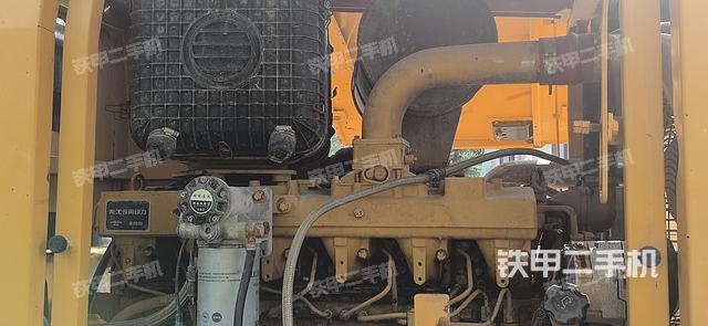 發(fā)動機右側(cè)(整機外觀及大件) 發(fā)動機右側(cè)(整機外觀及大件)