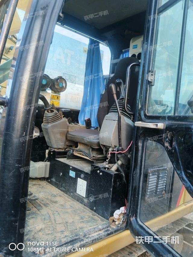 駕駛室整體（整機(jī)外觀）