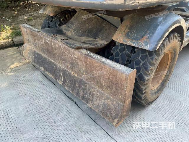 转盘和下车架正前（工作和回转装置）