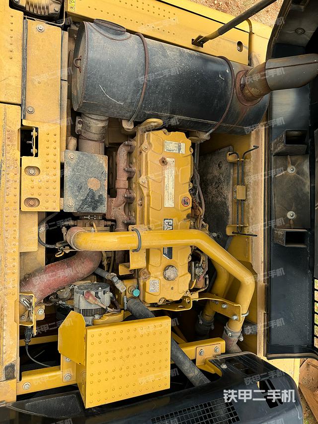 發(fā)動機(jī)整體俯視(整機(jī)外觀) 發(fā)動機(jī)整體俯視(整機(jī)外觀)