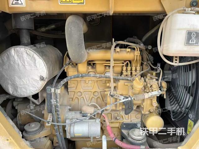 发动机整体俯视(整机外观) 发动机整体俯视(整机外观)