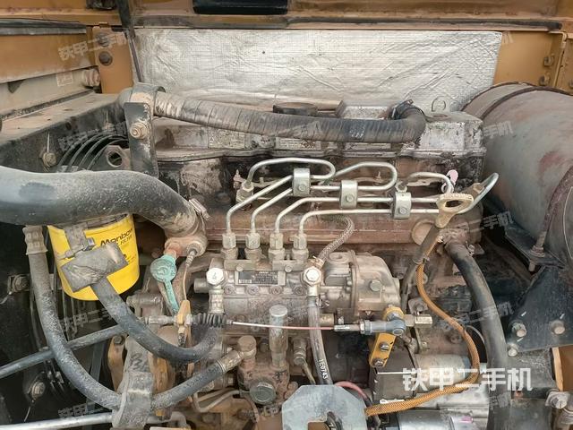 发动机整体俯视(整机外观) 发动机整体俯视(整机外观)