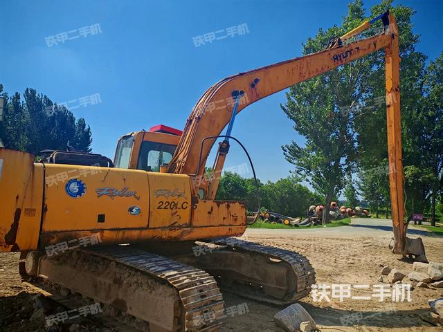 整機(jī)右后45°(整機(jī)外觀) 整機(jī)右后45°(整機(jī)外觀)