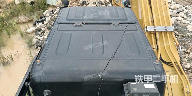 驾驶室顶部（整机外观）