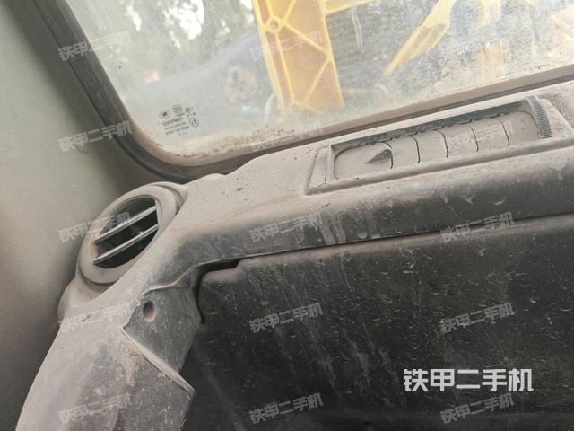后窗玻璃角標(biāo)(駕駛室部分) 后窗玻璃角標(biāo)(駕駛室部分)