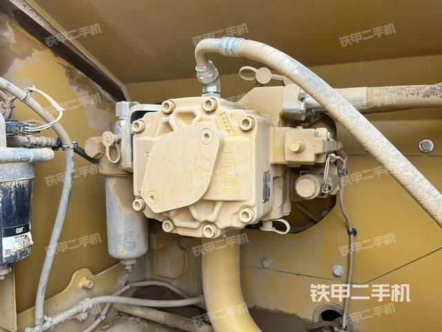 液壓泵艙室正面整體（整機(jī)外觀）