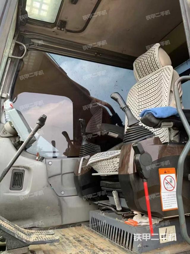 駕駛室整體（整機(jī)外觀）