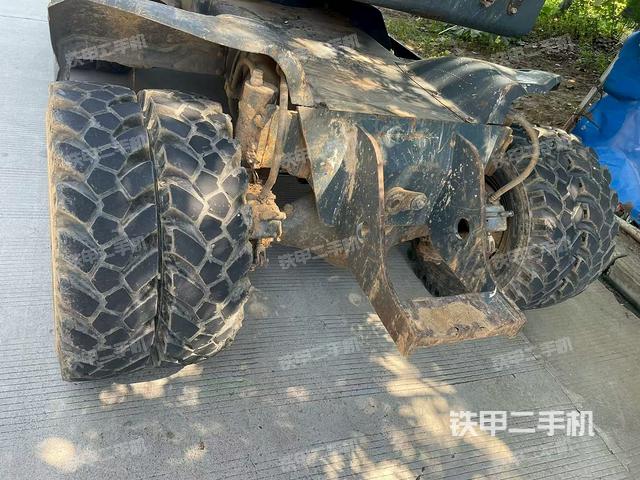 左侧履带整体 （行走机构）