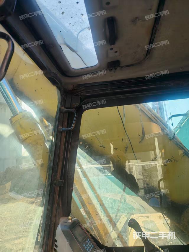 驾驶室整体（整机外观）