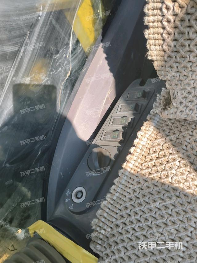 驾驶室整体（整机外观）