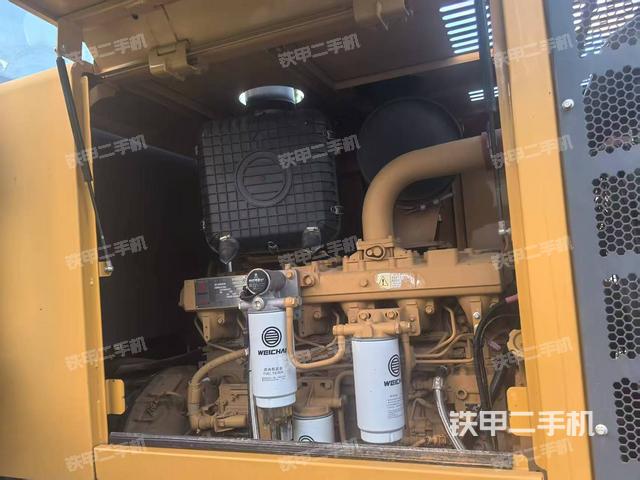 发动机左侧（整机外观及大件）