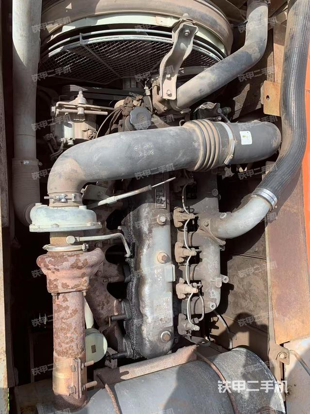 发动机整体俯视(整机外观) 发动机整体俯视(整机外观)