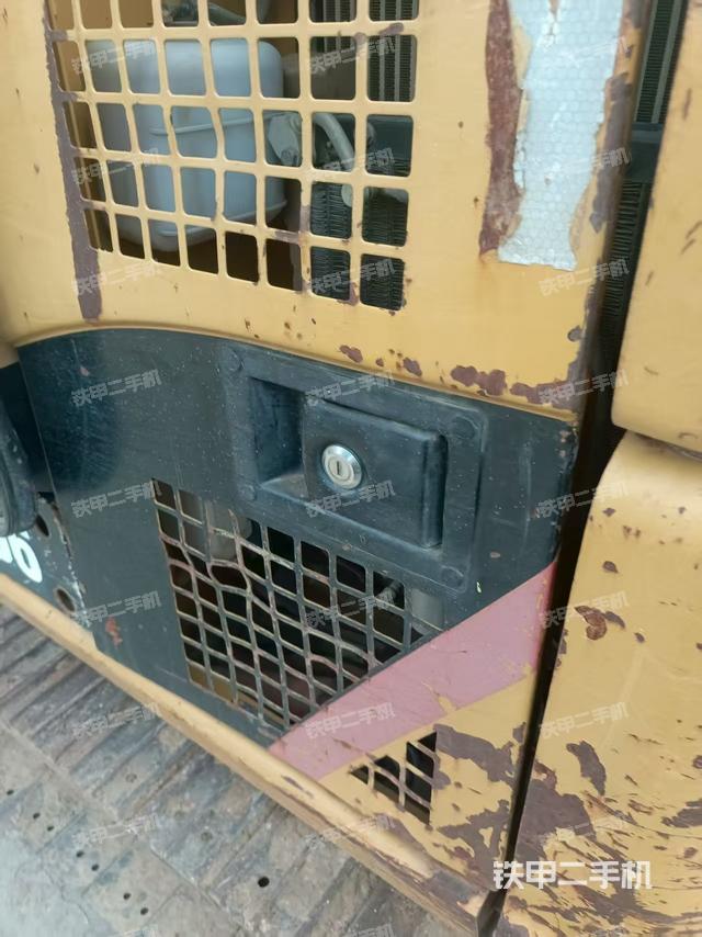 整机右后45°(整机外观) 整机右后45°(整机外观)