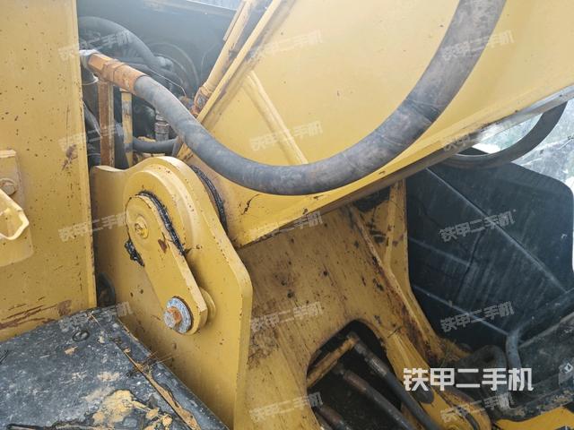 大臂根部?斜視(工作和回轉(zhuǎn)裝置) 大臂根部?斜視(工作和回轉(zhuǎn)裝置)