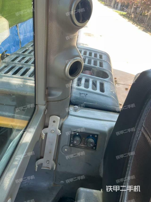 后窗玻璃角标（驾驶室部分）