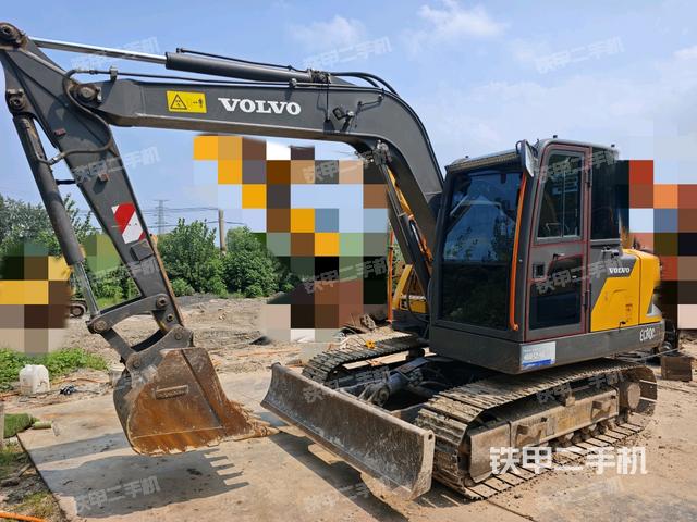 沃尔沃EC75D挖掘机