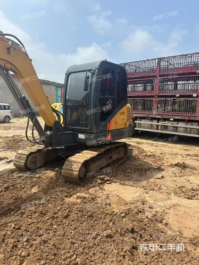 駕駛室整體（整機外觀）