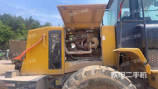 發(fā)動(dòng)機(jī)右側(cè)(整機(jī)外觀及大件) 發(fā)動(dòng)機(jī)右側(cè)(整機(jī)外觀及大件)