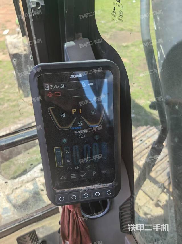 驾驶室整体（整机外观）