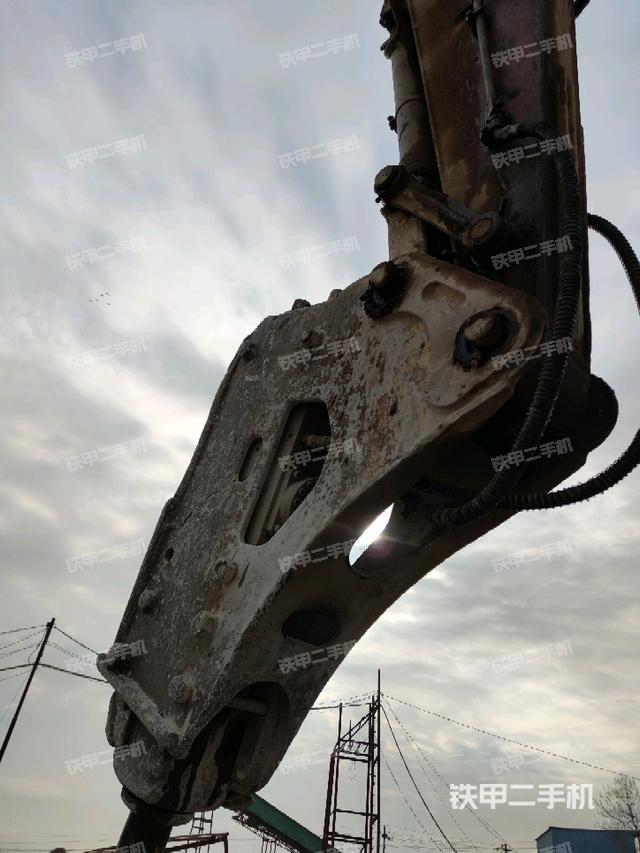 铲斗右后整体（工作和回转装置）