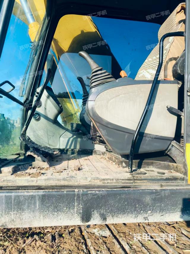 駕駛室整體（整機(jī)外觀）