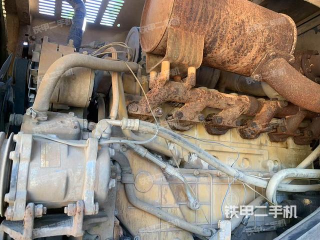 发动机右侧（整机外观及大件）