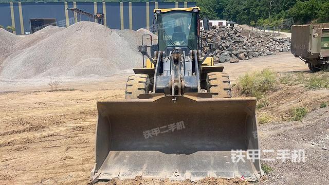 工作裝置整體(整機(jī)外觀及大件) 工作裝置整體(整機(jī)外觀及大件)