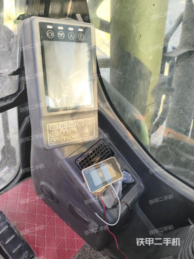 驾驶室整体(整机外观) 驾驶室整体(整机外观)