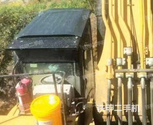 驾驶室顶部（整机外观）