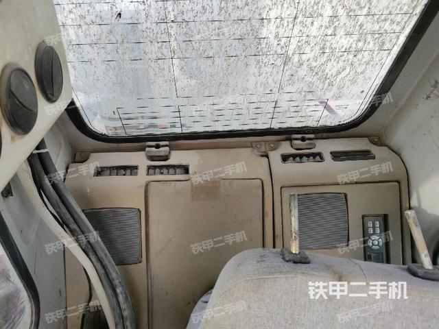 座椅后部（驾驶室部分）