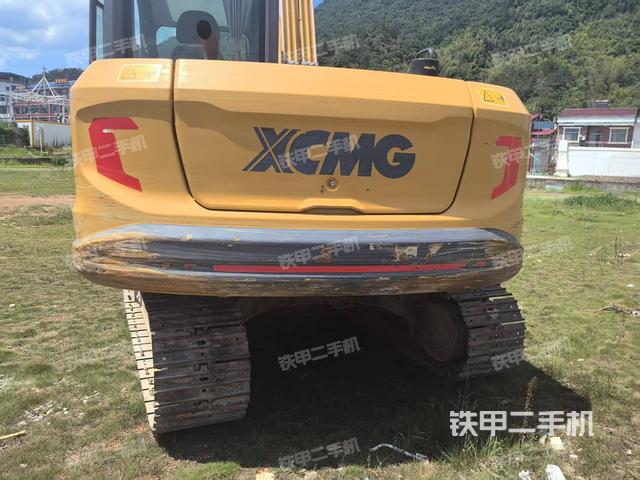 回转马达和主控阀（整机外观）