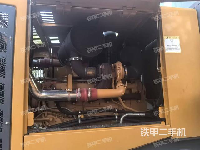 发动机右侧（整机外观及大件）