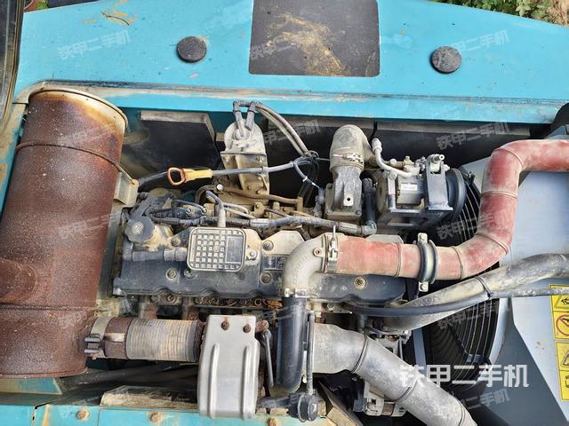 發(fā)動機整體俯視(整機外觀) 發(fā)動機整體俯視(整機外觀)