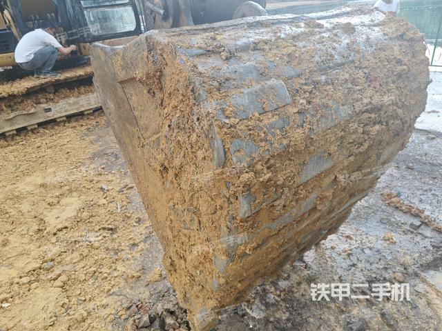 鏟斗45度(工作和回轉(zhuǎn)裝置) 鏟斗45度(工作和回轉(zhuǎn)裝置)