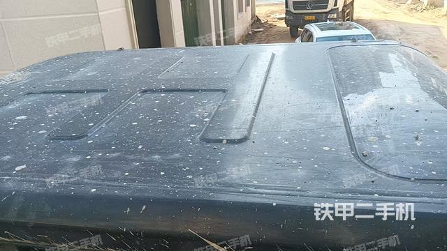 驾驶室顶部（整机外观）