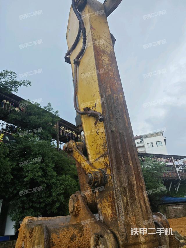 小臂整體左后(工作和回轉(zhuǎn)裝置) 小臂整體左后(工作和回轉(zhuǎn)裝置)
