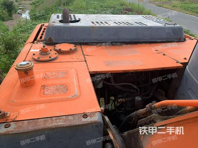 驾驶室整体(整机外观) 驾驶室整体(整机外观)