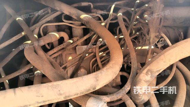 回轉(zhuǎn)馬達和主控閥（整機外觀）