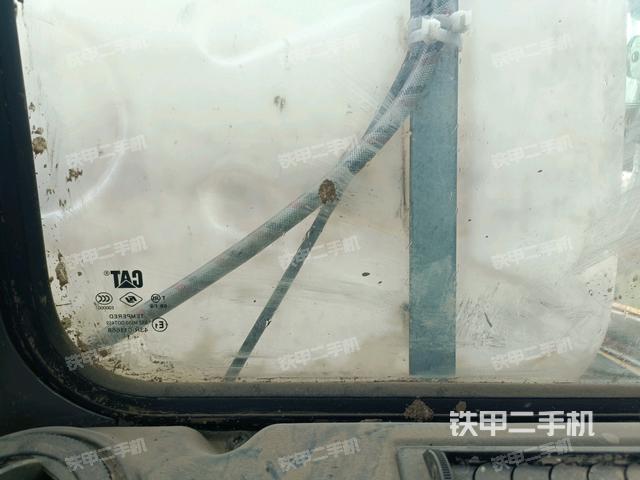 后窗玻璃角標（駕駛室部分）