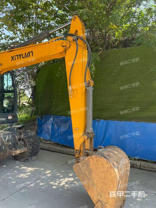 小臂整体左后（工作和回转装置）