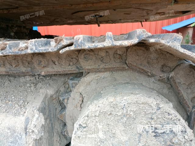 左驅(qū)動輪（行走機構(gòu)）