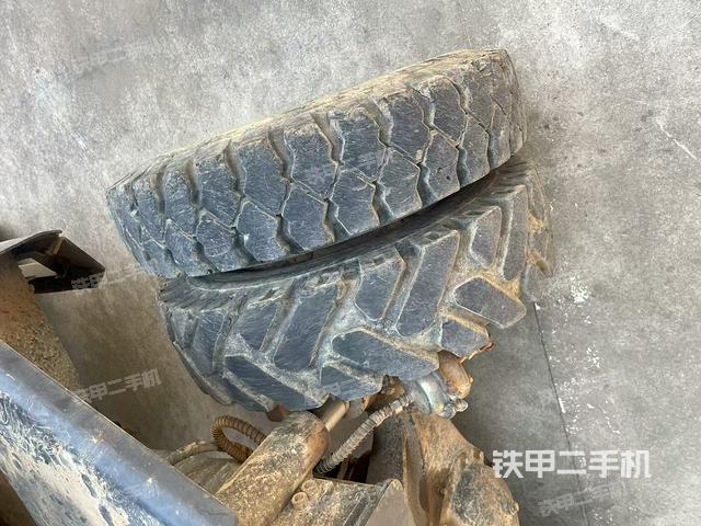 左侧履带整体 （行走机构）