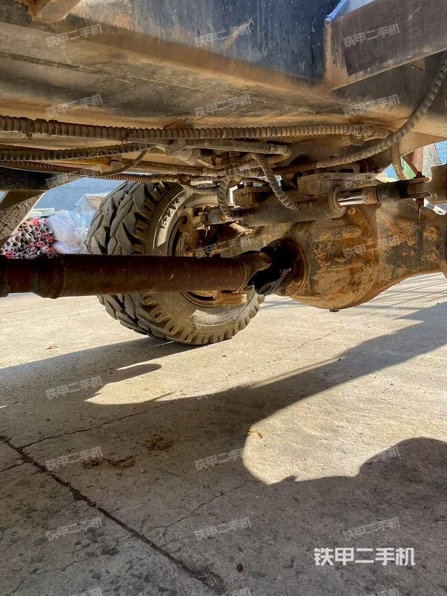 转盘和下车架正前（工作和回转装置）