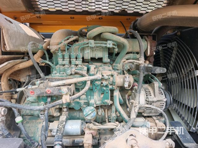 发动机整体俯视（整机外观）